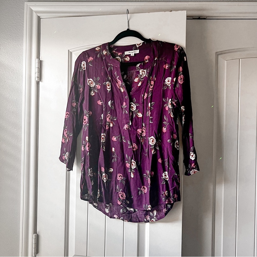Monday Fun Maroon Floral Top Small